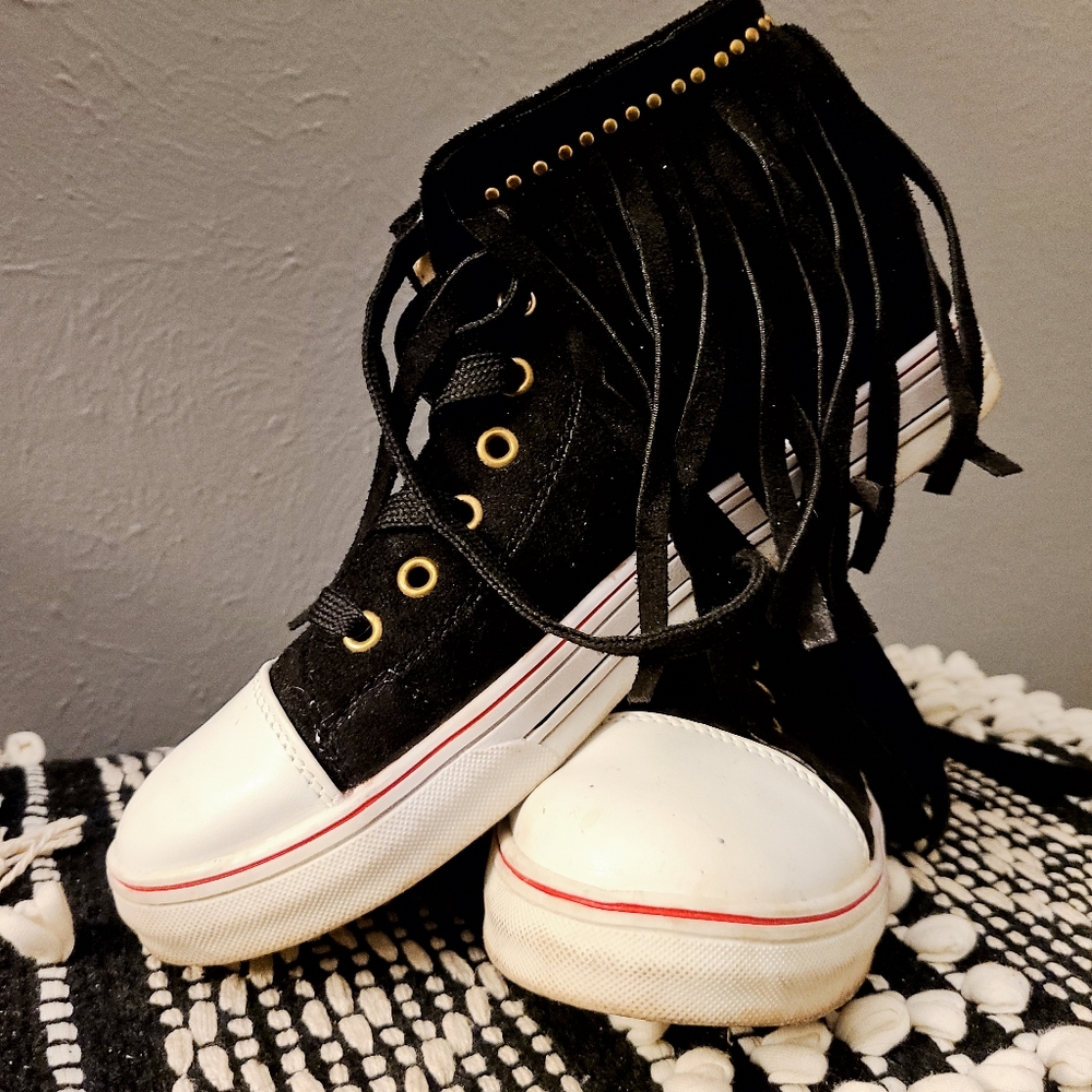 Fringe chucks
